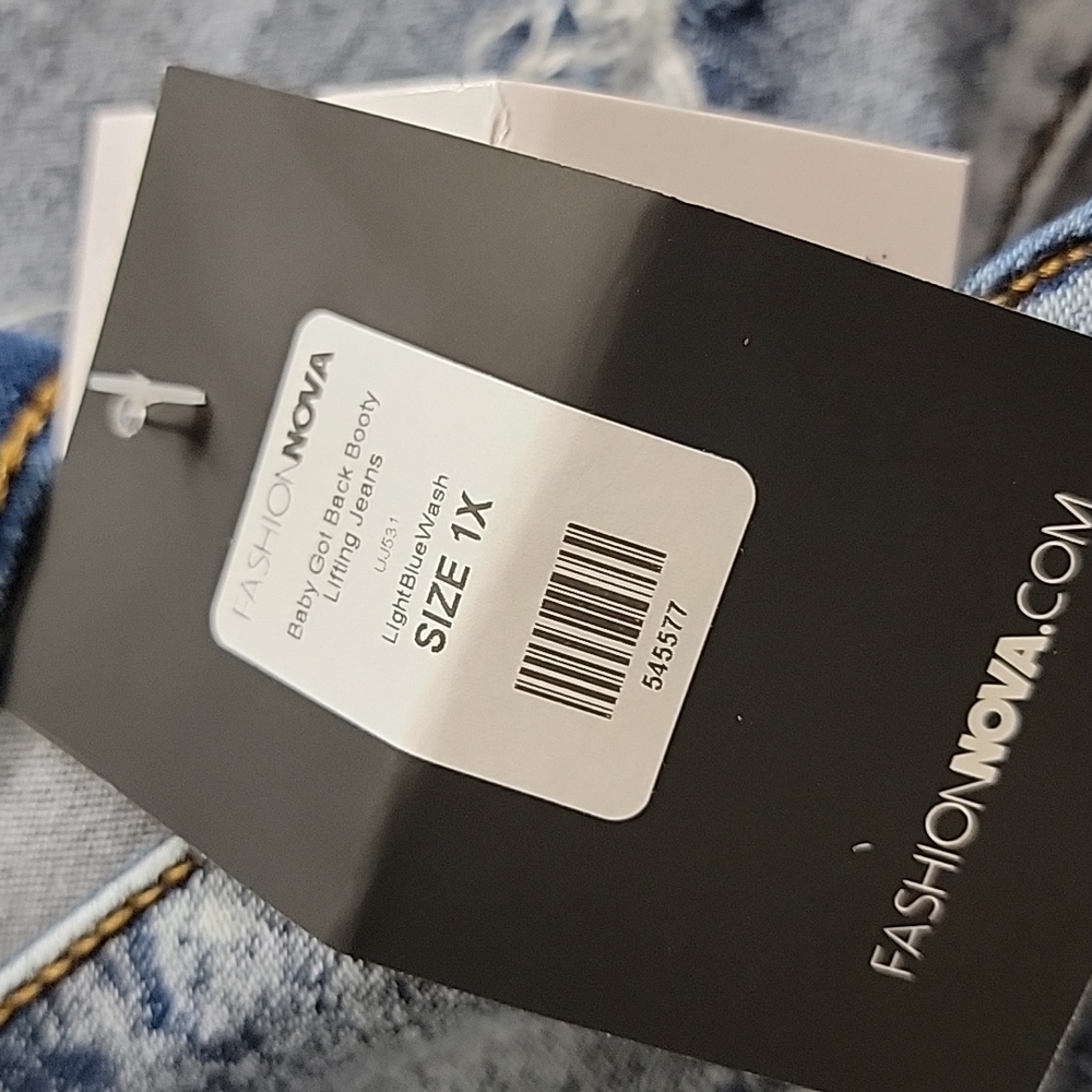 Jeans - Picture 3 of 4